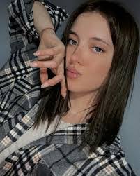 Tami Diaz's Instagram, Twitter & Facebook