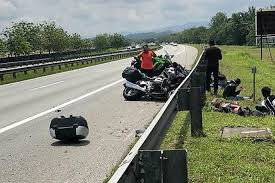 Maybe you would like to learn more about one of these? 2 Singaporeans Killed 4 Injured In Motorcyle Accident In Malaysia Latest Singapore News The New Paper