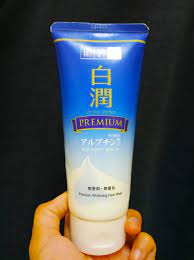 Tapi anda haruslah menggunakan makeup remover terlebih dahulu ya? Kulit Bersih Dengan Hada Labo Premium Whitening Face Wash Reviews Soulusi Com