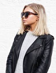 Coupe Coiffure Cheveux Mi Long Lisse En 2020 Coupe Carre Blond Coupe Carre Cheveux Carre