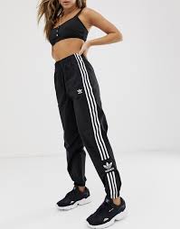 Black And Gold Adidas Pants Women S Pin By Birsen On Wannnntttttttt Track Pants Women Track Pants Outfit Adidas Track Pants Outfit