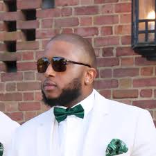 It's official . I am now a model/Influencer with Glitz Magazine. Please  check out my website and use my Promo Code « MKTR2025 » when you make a  purchase. Thank you for