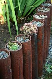 Vous Pouvez Planter De Petits Mini Jardins A L Interieur D Une Bordure De Tuyau En Acier En 2020 Avec Images Deco Jardin Jardin Facile Jardins