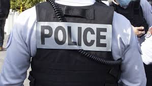 Fini les embouteillages et les heures dans les transports pour aller travailler… nombreuses sont les opportunités qui s'offrent à vous pour faire carrière dans la manche. Bordeaux Un Jeune De 16 Ans Tue Lors D Une Fusillade Linfo Re France Faits Divers