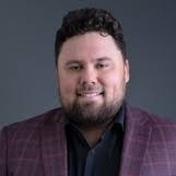 Sean Lenehan's Instagram, Twitter & Facebook