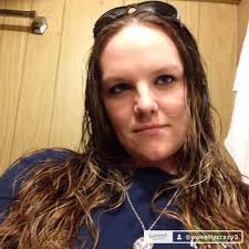 Why can Violet talk to her dragons through the bond at Unnbriel but not  Xaden 🐉 thanks x