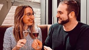 Kraichgauer trifft seine frau zum ersten mal bei der trauung. Hochzeit Auf Den Ersten Blick Ein Jahr Nach Der Kuppelshow Melissa Und Philipp Bekommen Ein Baby Bunte De