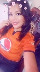 Dunia Moncada y Vanessa Moncada Listas para ver el ciclón azul