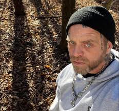 White undercover SUV, Maryland and Sargent