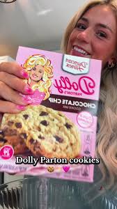 cookies!!🍪🩷✨#dollyparton #cookies #baking #fyp #chocolate  #dollypartoncookies #duncanhines #dollypartonduncanhines @Dolly Parton  @Duncan Hines