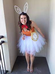 Es ist also nicht überraschend, dass alice im wunderland kostüme auf faschingspartys gern gesehen sind. Alice Im Wunderland Kostum Damen Hase Taschenuhr Ohren Rock Disney Costumes Diy White Rabbit Costumes Costumes For Women