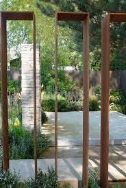 panneau en acier corten perspective sur le jardin paysagiste andy sturgeon amenagement jardin amenagement jardin recup acier corten