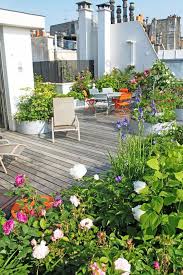 Epingle Par Btissam Sur Maison Jardins Sur Les Toits Terrasse Jardin Jardin Exterieur