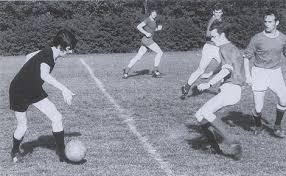 Check spelling or type a new query. Literatuur Met Een Doel Schrijvers Over Voetbal Dbnl
