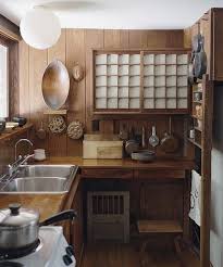 Desain dapur tradisional dengan ventilasi kayu. 13 Model Dapur Bersih Ala Jepang Ini Pasti Bikin Kamu Kagum