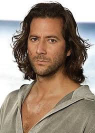 Джулиан Гловер