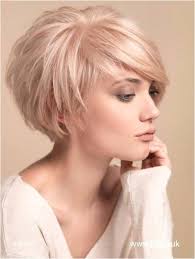 Here is a layered long bob hairstyle idea, if you have fine blonde hair and round face shape this may be a good inspiration. Cute Short Haircuts For Round Faces 2018 Folade