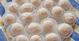 Falsche Raffaello Lebensmittel Essen Susse Kondensmilch Stollen Rezept