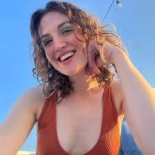 anna langlois (@ann4bananaa)