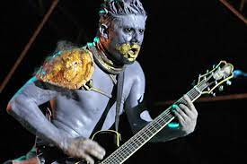 Le 21 février 2009, le retour de limp bizkit est officiellement annoncé avec wes borland à la guitare. Limp Bizkit S Wes Borland Says Band S Split Direction Is Coming Together For New Album