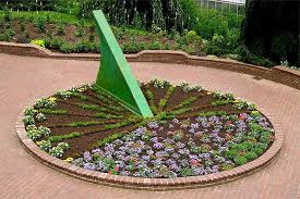 Baumstamm garten gartendeko selbstgemacht hochbeet selber bauen skulpturen garten lustige figuren garten beton keramik vögel keramik projekte basteln mit beton. Gartendeko Gartenobjekte Gartenskulpturen Und Gartendekoration