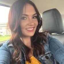 Beth Rector's Instagram, Twitter & Facebook