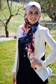 25 Western Outfits To Wear With Hijab For Gorgeous Look