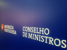 As medidas deceretadas este sábado pelo conselho de ministros abrangem 121 concelhos nacionais e 70 estes concelhos vão ter regras mais apertadas, entrando em confinamento parcial. Covid 19 Novas Medidas Em Lisboa Sns