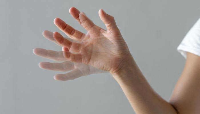 Run tay chân ở người trẻ: Cảnh báo của bệnh Parkinson sớm hay rối loạn lo  âu?