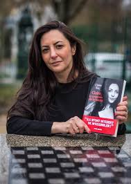 Un prénom ancien, marin, floral ou plutôt classique ? Humiliated The Immigrant Changed Her Turkish Name To French And Was Rejected By Her Family In Society