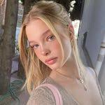 Daisy Amaris's Instagram, Twitter & Facebook