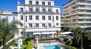 Located on the croisette, facing the palais des festivals et des congrès and next to the old port, hotel majestic cannes offers a breathtaking and enchanting view of the mediterranean. Hotel Le Canberra Cannes
