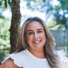 Aimee Petersen's Instagram, Twitter & Facebook