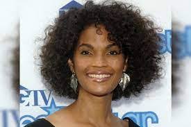 Gail Oneill's Instagram, Twitter & Facebook