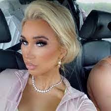 Daniel Brenkus's Instagram, Twitter & Facebook