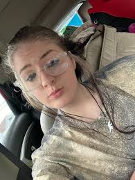 HAVE YOU SEEN HER? POLICE NEED YIUR HELP IN FINDING THIS TEEN The Tuscumbia  Police *Alabama Department needs your help in locating 18 year old Sarah  Ingle. Family last saw her on