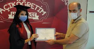 Okulu bitirdiğimde alacağım diploma nasıl olacak? Acikogretim Fakultesinde Her Mezun Bir Fidana Donusuyor