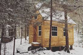 Northern outdoors' cabin rentals are located at the forks adventure resort for rafting the kennebec and dead rivers, snowmobiling our maine version of rustic log cabin condos! Six Quaint Cabins In New England To Rent This Winter