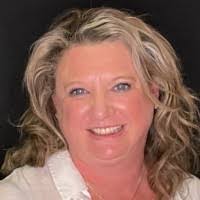 Erin Meier's Instagram, Twitter & Facebook