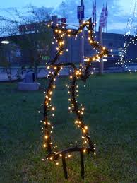 Gartenmotive Stern Komet Weihnachtsbeleuchtung Figur Aus Metallrahmen Mit Led Beleuchtet Fur Weihnachten Weihnachtsstern Weihnachtsbeleuchtung Beleuchten