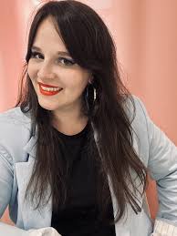 Dezodorant w sztyfcie Aloe Ever-Shield nie zawiera soli aluminium i  zapewnia skuteczną, całodniową ochronę nawet podczas gorącego lata! Może  być stosowany bezpośrednio po prysznicu lub depilacji a przed opalaniem,  ponieważ nie powoduje