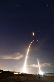 Timelapse video of the spacex falcon 9 rocket launch from vandenberg afb as seen from yuma, arizona. Falcon 9 Time Lapse Album On Imgur