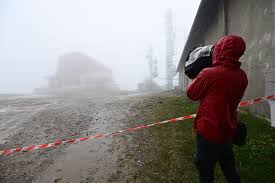 Zum unglück kam es etwa 100 meter von der bergstation entfernt beim letzten masten. Rs5xpw3pksvxym