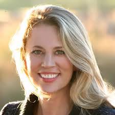 Julie Bart's Instagram, Twitter & Facebook