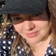 Regina Deriso's Instagram, Twitter & Facebook