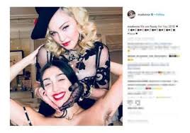 Koltuk Alti Tuylerini Uzatmak Feminist Bir Hareket Mi Koltuk Altini Almayip Ben Cesurum Diyenler Dogal Ve Hijyenik Mi Gercekten Kizlarsoruyor