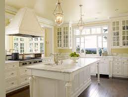 Traditional Home With Yellow Kitchen Home Bunch An Interior Design Luxury Homes Blog Yellow Kitchen Walls Yellow Kitchen White Kitchen Traditional