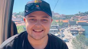 Dylan Thomas: Man killed friend in 'frenzied attack' in Cardiff