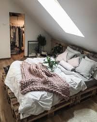 50 Cheap Diy Ideas For Wooden Pallet Beds Decoracion De Habitacion Tumblr Decoracion De La Habitacion Decoraciones De Dormitorio