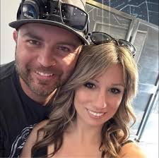 What is the cost of painting a golf cart body versus vinyl wrapping?